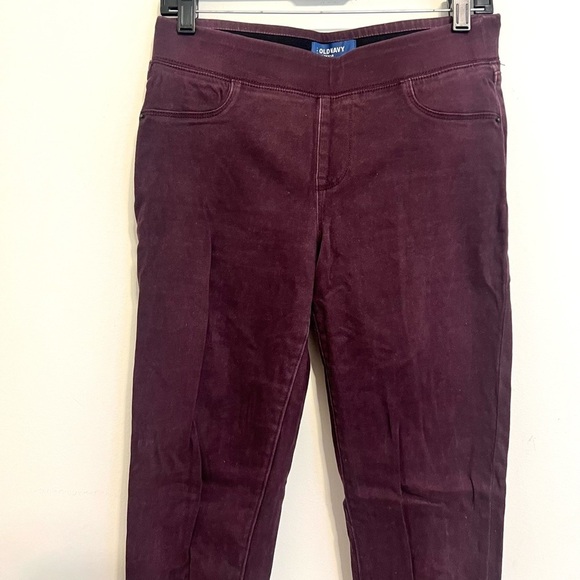 2/$15 Old Navy - Rockstar Maroon Mid-Rise Skinny Pants | Size 6 - Picture 3 of 9